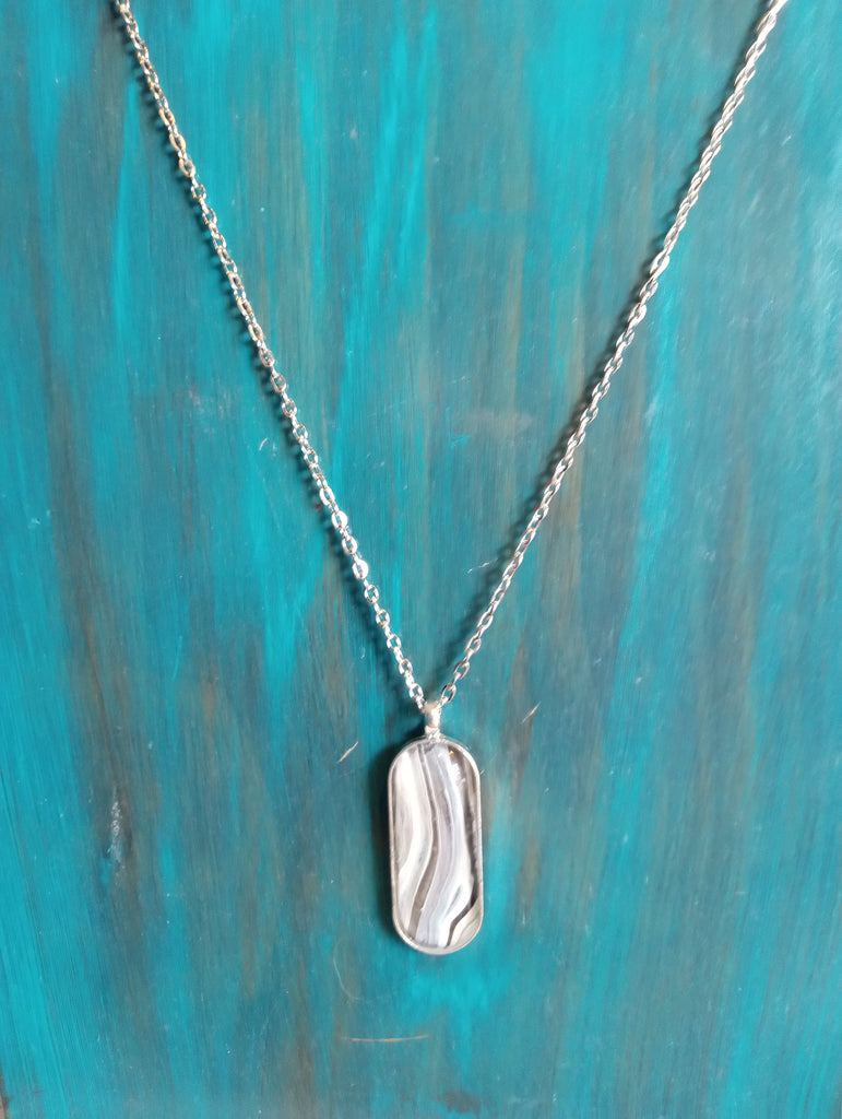 Necklace-Oval Black & White Mary Overstreet