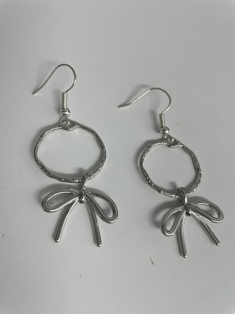 Silver Hammered Small Hoop w/Dangle Bow