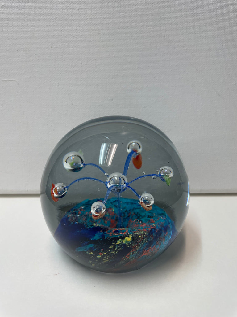 3"D 1980s Dynasty Gallery Heirloom Paperweight