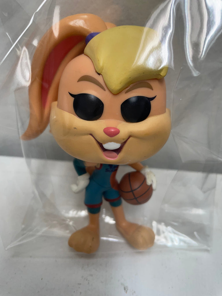 4"Girl Chipmunk w/basketball