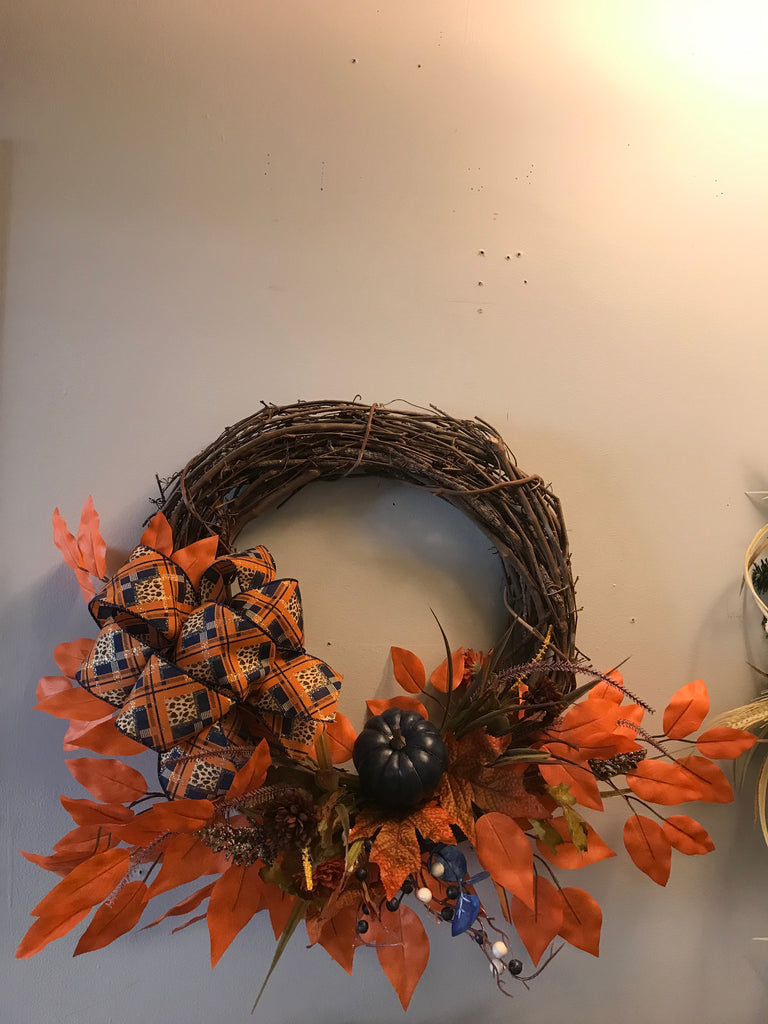 Fall Wreath w/pumpkin-17'Round on grape vine w Navy pumpkin and navy orange bow
