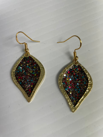Gold-framed earrings with multicolored gemstones