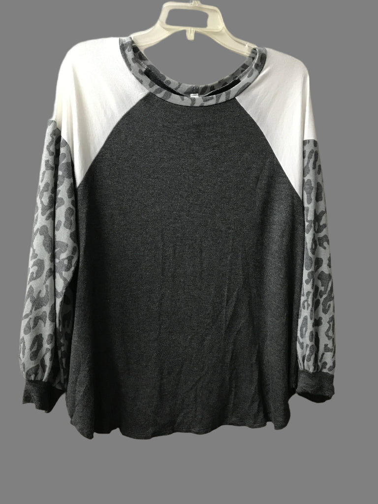 Gray 2-Tone Leopard Long Sleeve Top By Emerald