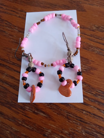Beaded Pink bracelet w/dangle Pink/black earrings w/gold heart pendent