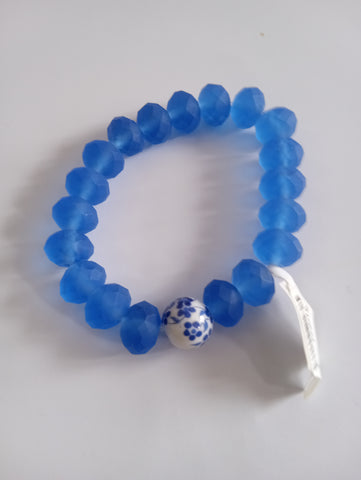 Chinoiserie Blue Stretch w/blue/white bead bracelet