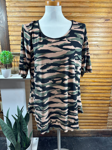 Attitudes: Camo Top - Pre-Loved Debra Hodge