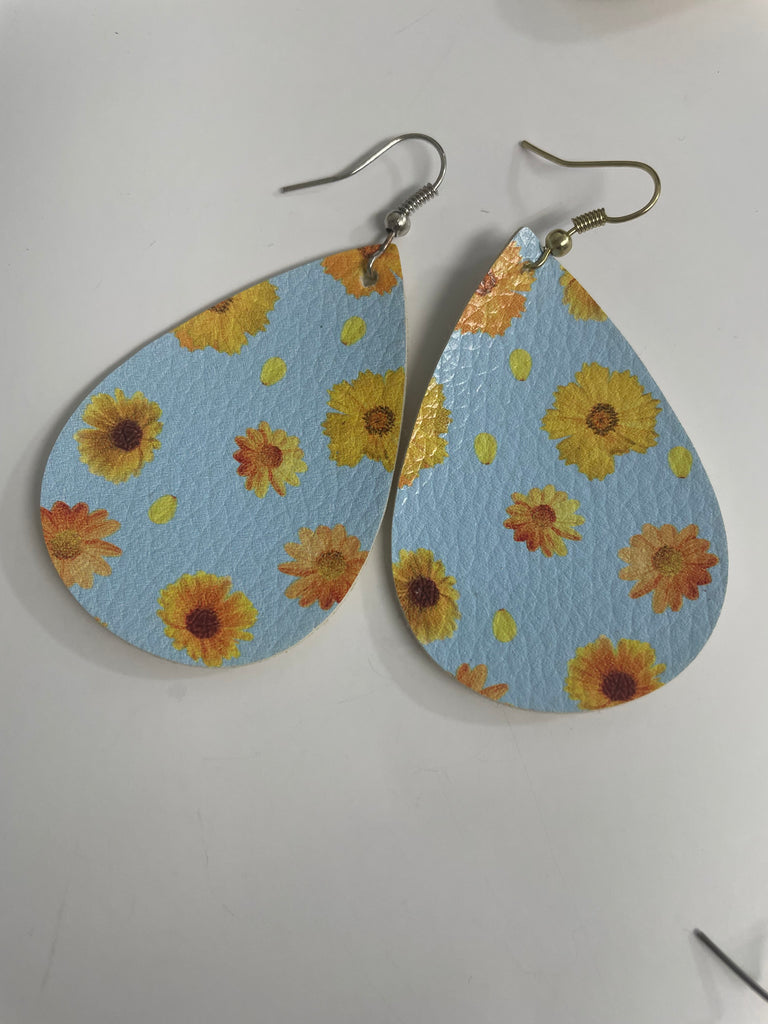 Felt Teardrop earrings-blue yellow daisies