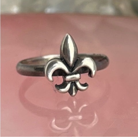 ~Ring: Sterling Silver Fleur de Lis OhhMy! Gifts and Things, LLC