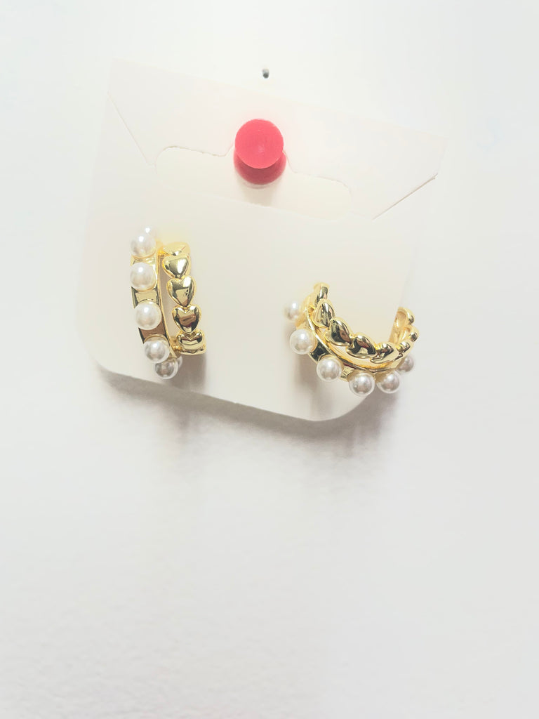 Small 2 tier Gold/white bead & gold heart earring stud