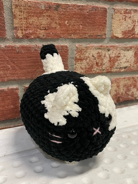 Crocheted Plush Loaf Cat Lauren Pearce