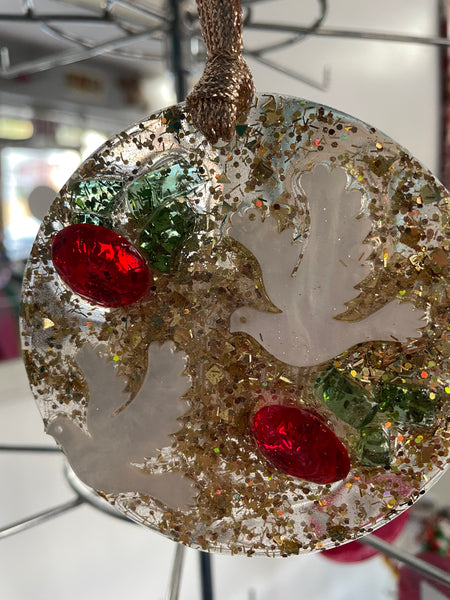 3 1/2"round Resin Ornaments Tiffany Sutton