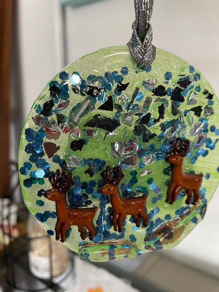 3 1/2"round Resin Ornaments Tiffany Sutton-3 reindeer