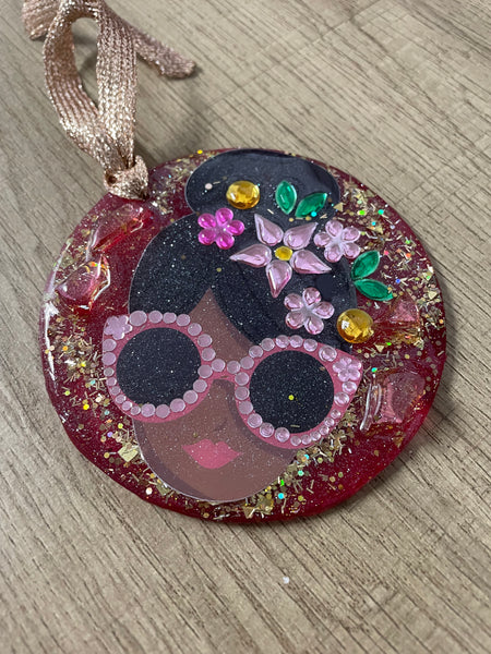 3 1/2"round Resin Ornaments Tiffany Sutton-face w/pink sunglasses/red