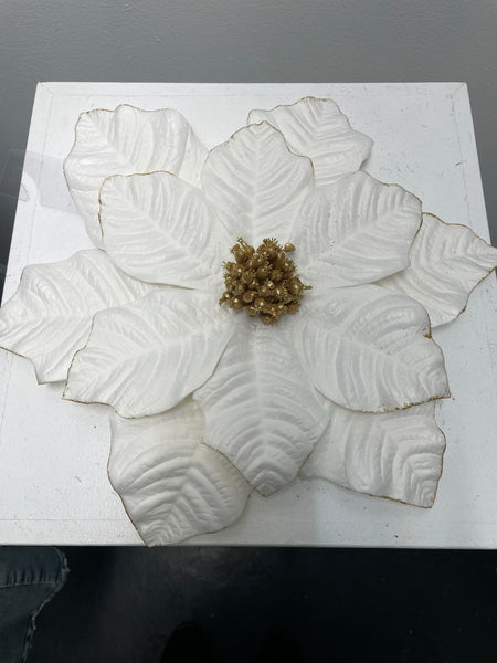 White Magnolia w/gold trim tree hangers-large