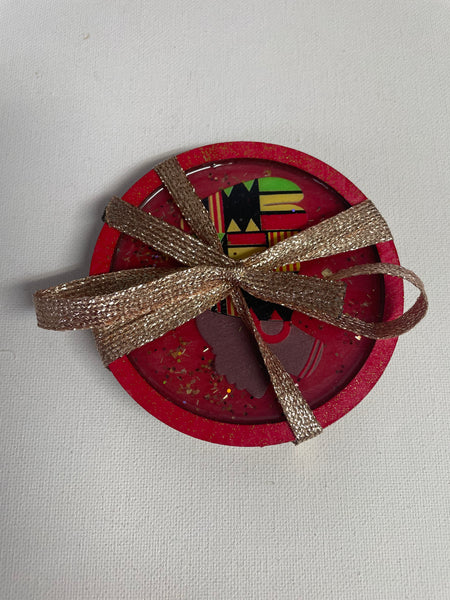 4"Round Resin coaster Tiffany Sutton-Red holiday theme