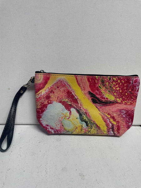 8 1/2"x 5 1/2" Wearable Art Wristlets Handbag Tiffany Sutton-yellow/pink