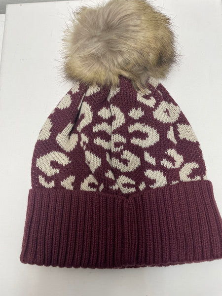 Animal Print C.C. beanie w/pompom-maroon