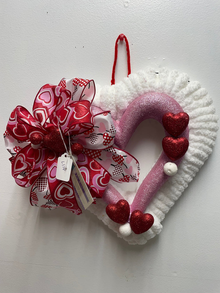 Valentine Wreaths-White Pink w/large red/white heart bow