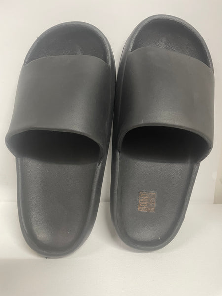 Sponge Flip Flops-Black Plain