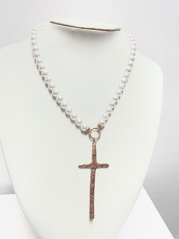 Garden Party 16" White Beaded Necklace w/thin sparkle gold Cross Amanda Queen