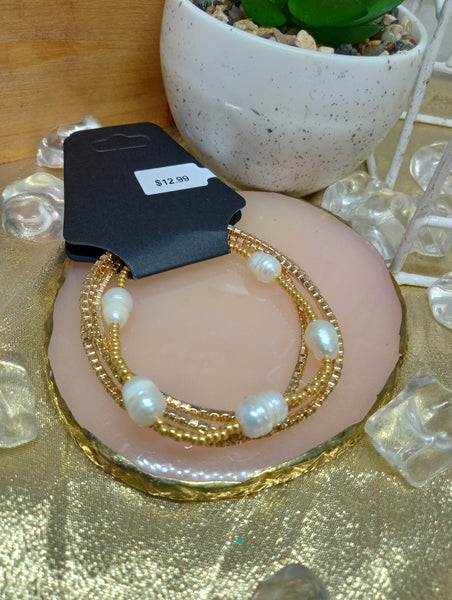 Big Pearls and Gold Beaded Bracelet Set