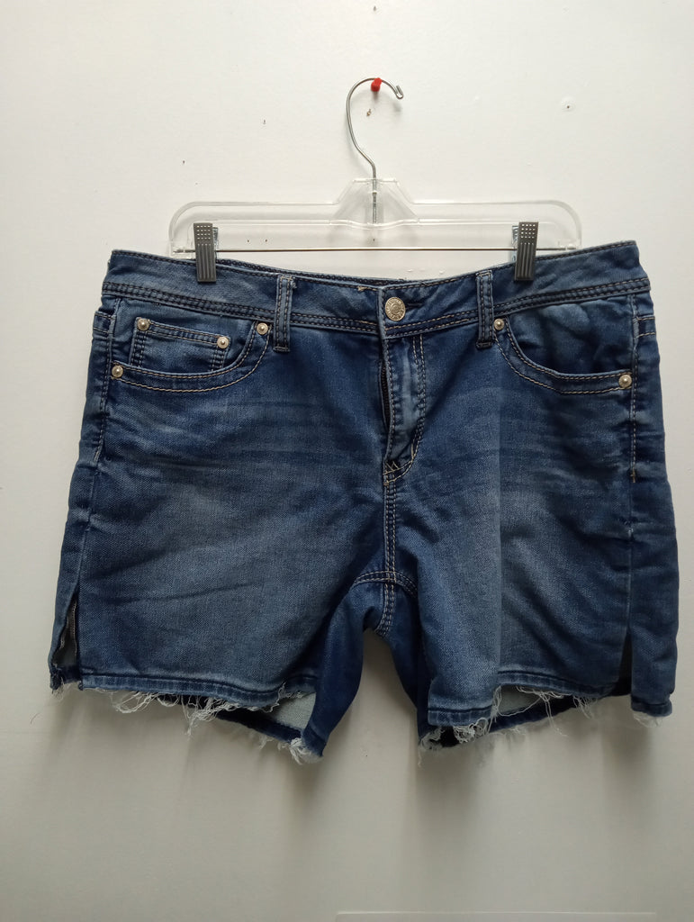 Seven Blue 14 Denium shorts Debra Hodge