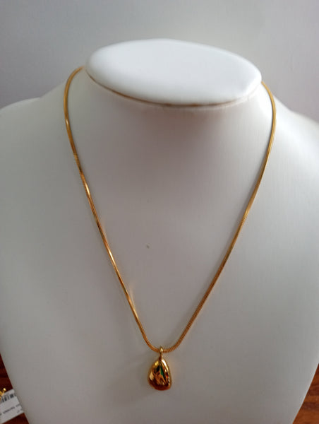 16" gold necklaces Alisha Groo