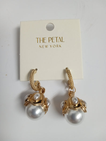THE PETAL Stud earrings Amanda Queen
