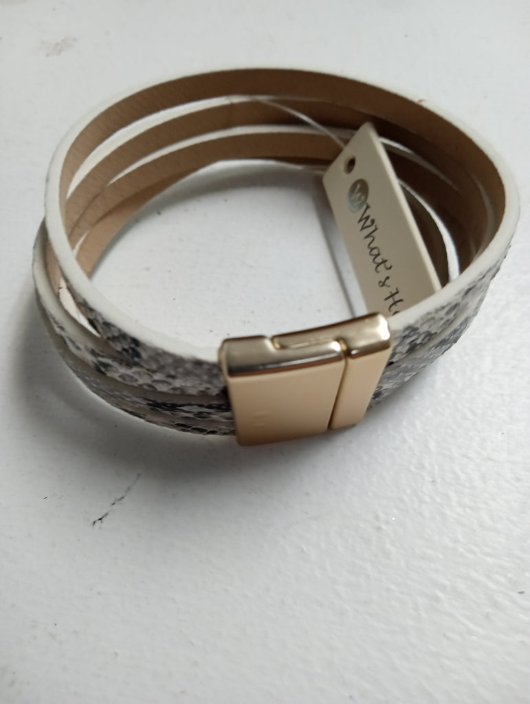 Magnetic 5 strand leopard/white/black bracelet