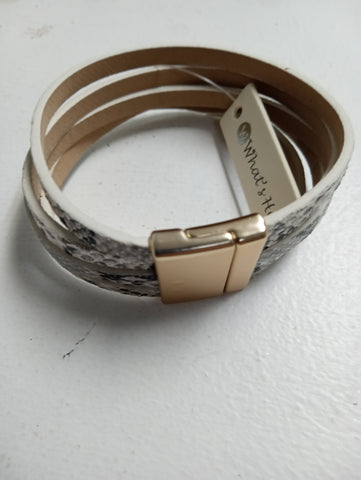 Magnetic 5 strand leopard/white/black bracelet