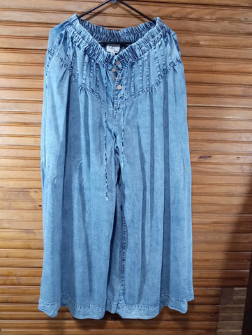Preloved Jeans-XLarge Oh Jeans w/Extra Wide Legs/button down w/tie