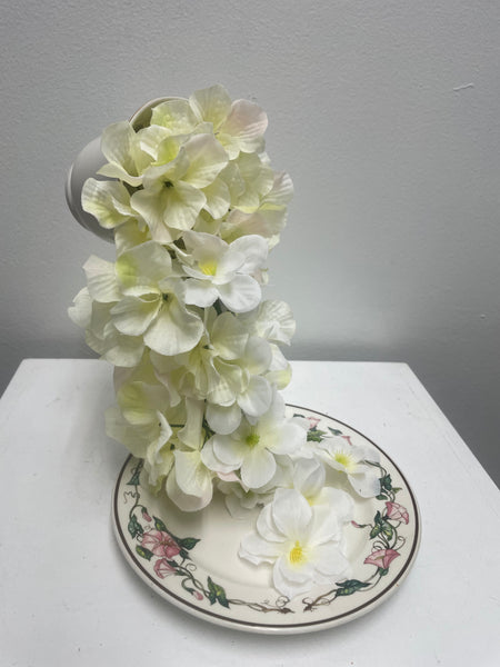 Home Decor Cup Flowing w/Flowers in Saucier