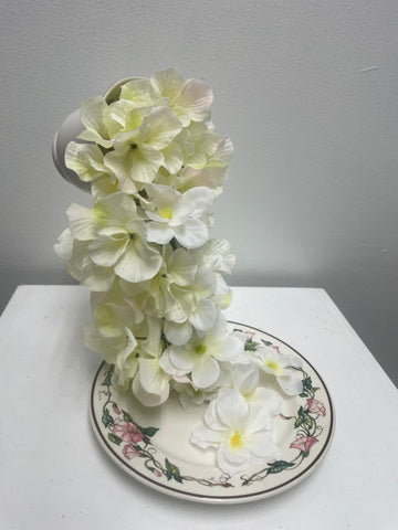 Home Decor Cup Flowing w/Flowers in Saucier