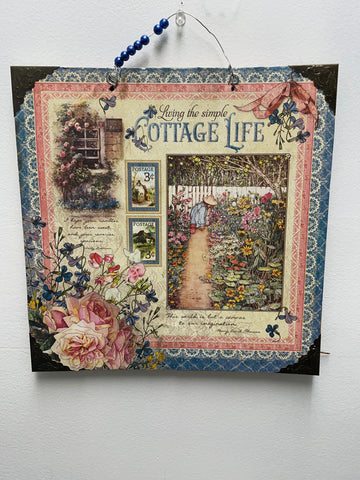 11"x11" Wall Hanger "Cottage Life"