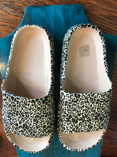 Slide on Sandals-cream Leopard