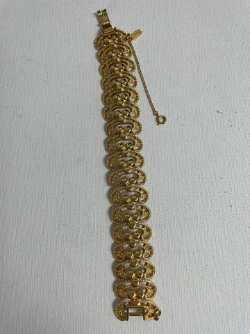 Pre-love 7" w/2"hook extension Gold Filigree Bracelet Chris Arnold