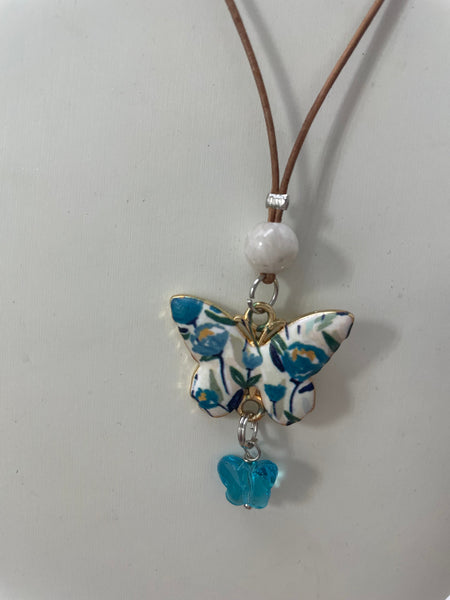 Small 16" Pendant Necklaces Stephanie Lewis