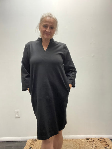 Dear Scarlett Mid Sleeve V-Neck w/collar & pockets Dress-Black