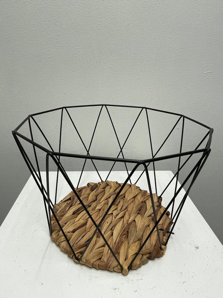 Open Black Wire/weaved Botton-9 1/2"x7"tall