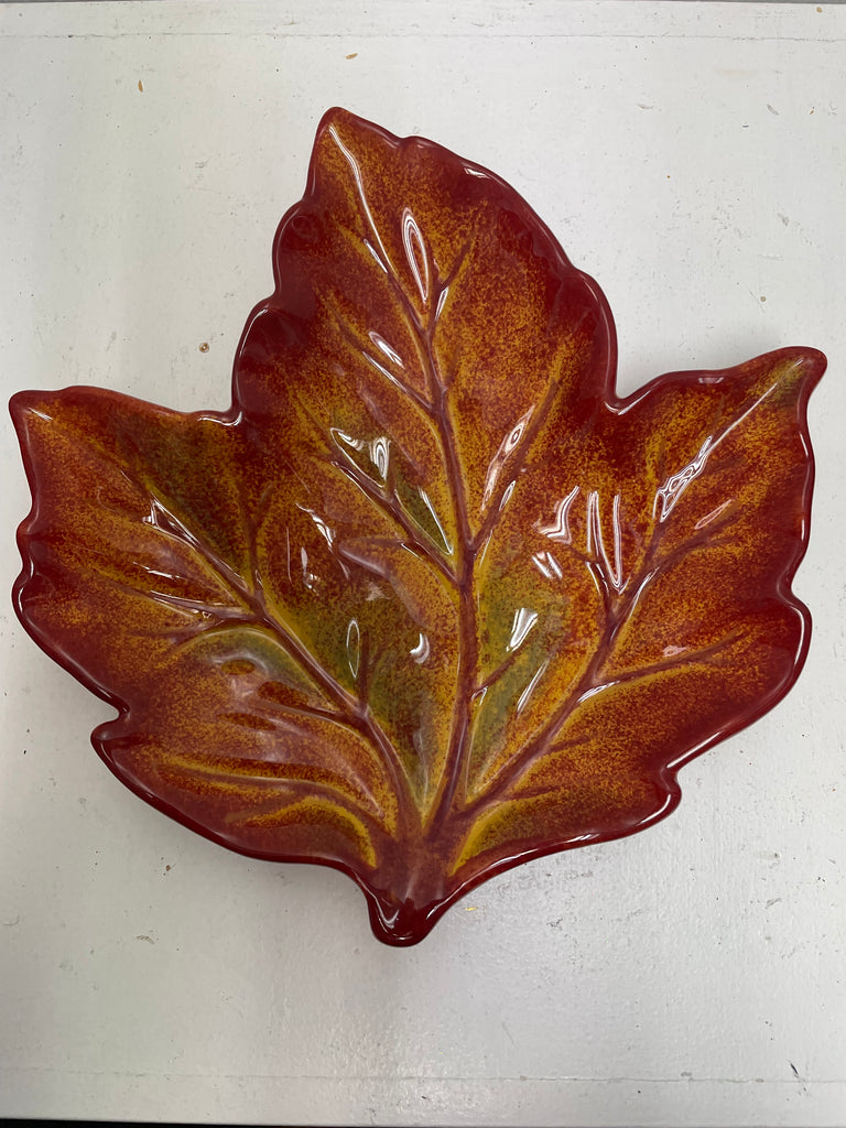 8"x9" Colorful Leaf shape Dish