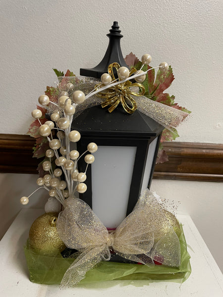 Decorative Christmas Shelf Sitter decor-LAMPPOST W/GOLD BOWS WHITE BALL BRANCH