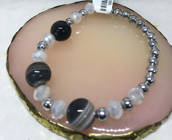 beaded bracelet with marble, silver, and white beads