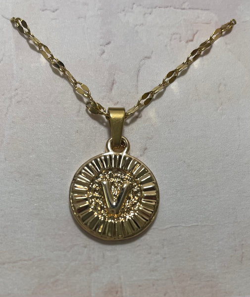15" Gold Hammered Necklace w/3"extension w/round gold pendent with Letter V