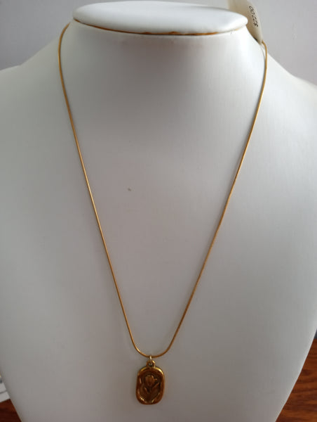 18"gold necklace w/rectangle pendent w/rose