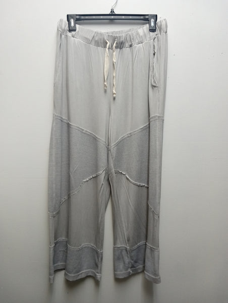 Preloved POL M/L Light gray wide leg capris/washed-never worn