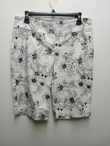 Preloved Peck & Peck White/floral gray/black size 14 Knee short