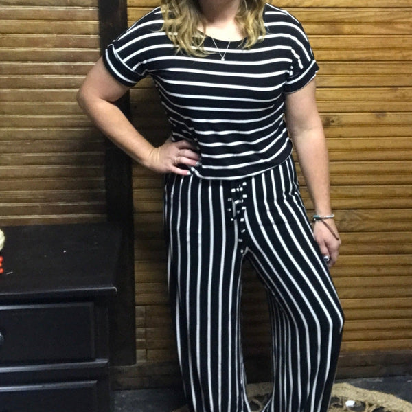 short sleeve with cuff black and white stripped jumper